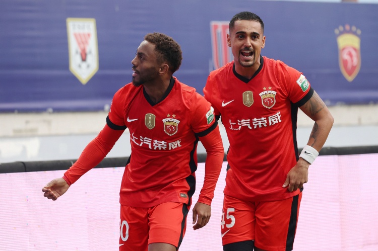 要求95万欧的月薪！队报：马尤卢与巴黎圣日耳曼的续约陷入僵局